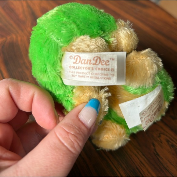 Dan Dee Collectors Choice Plush Frogs Valentine Kissing pair . - Picture 3 of 4